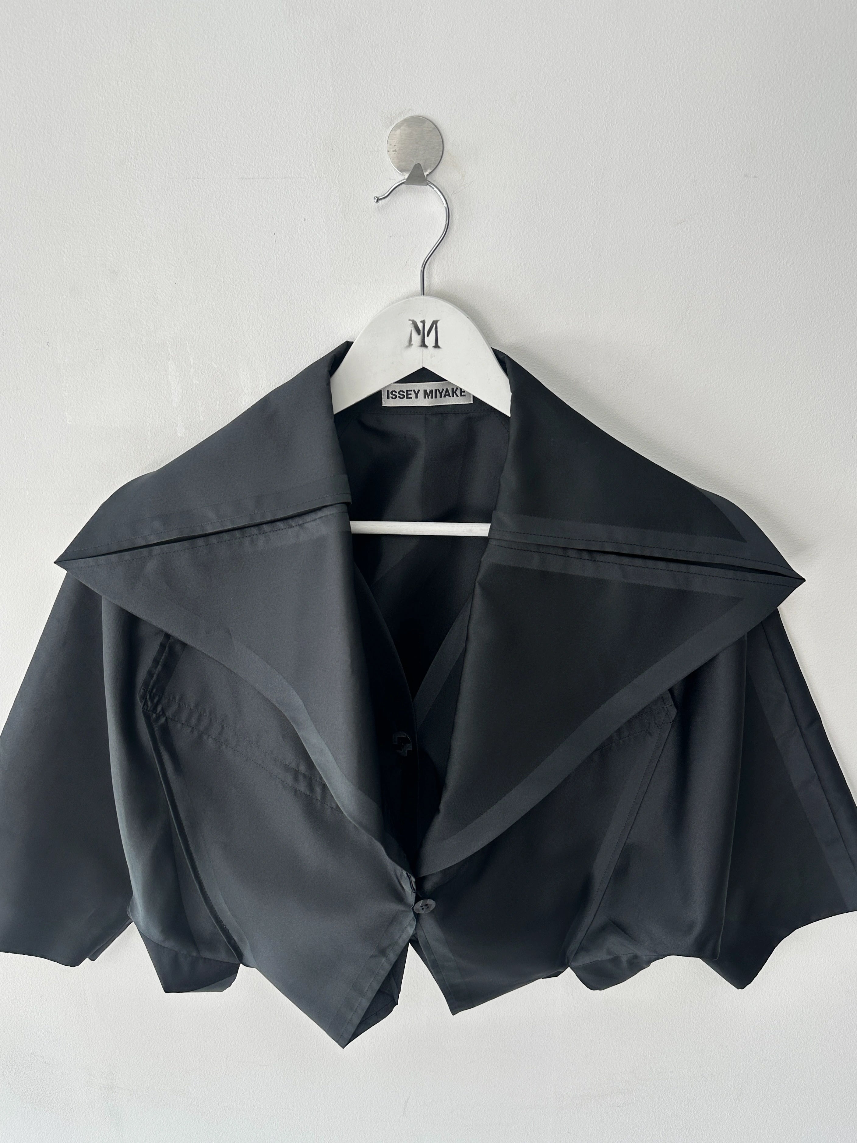 ISSEY MIYAKE  - F/W 2011 SCULPTURAL BOLERO JACKET
