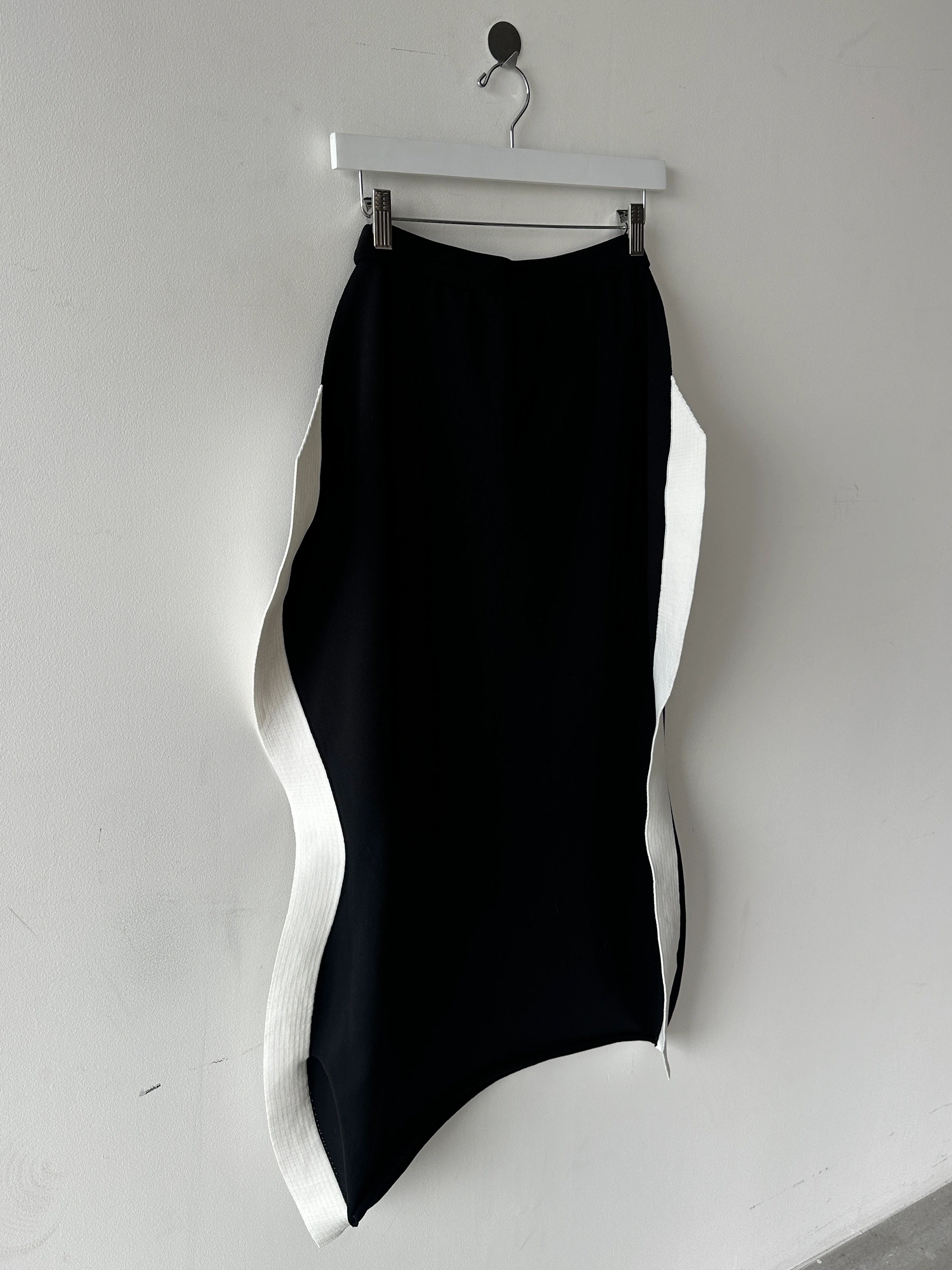 ISSEY MIYAKE -  F/W 2023 SCULPTURAL SKIRT WITH CURVED SIDE PANELS