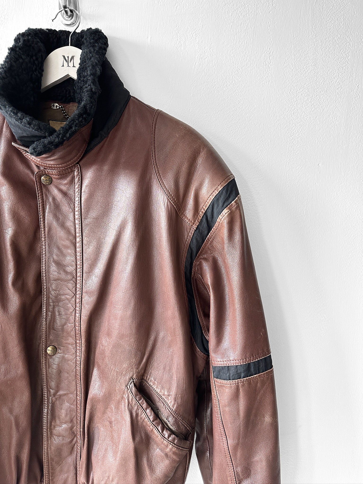 ICEBERG - 1980s LEATHER BOMBER JACKET WITH SHEARLING COLLAR
