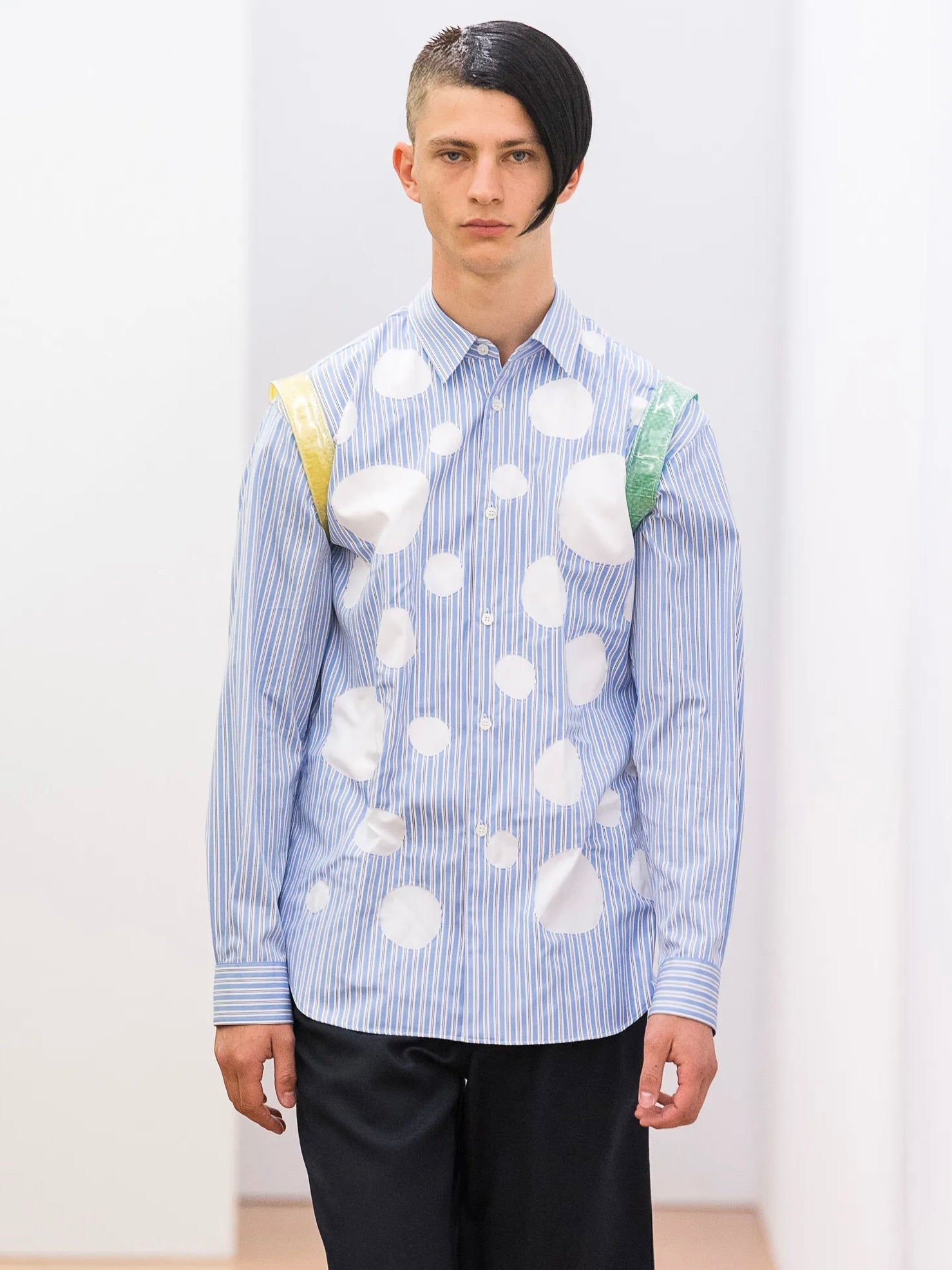 COMME DES GARÇONS SHIRT - S/S 2018 CUT OUTS FRONT MICRO STRIPED LONG SLEEVE SHIRT