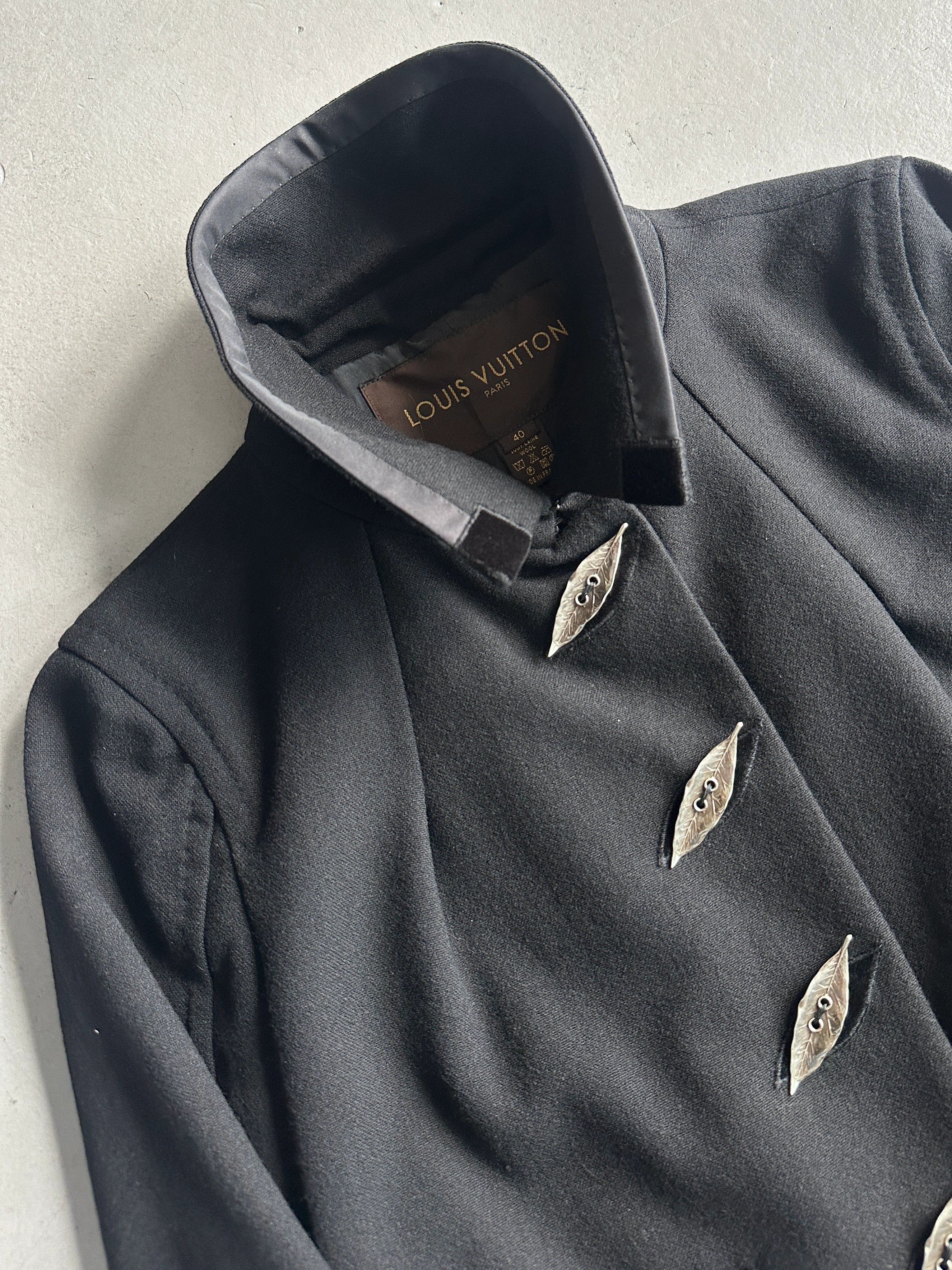 LOUIS VUITTON by MARC JACOBS - A/W 2004 CROP FIT WOOL BLAZER WITH LEAF BUTTONS DETAIL