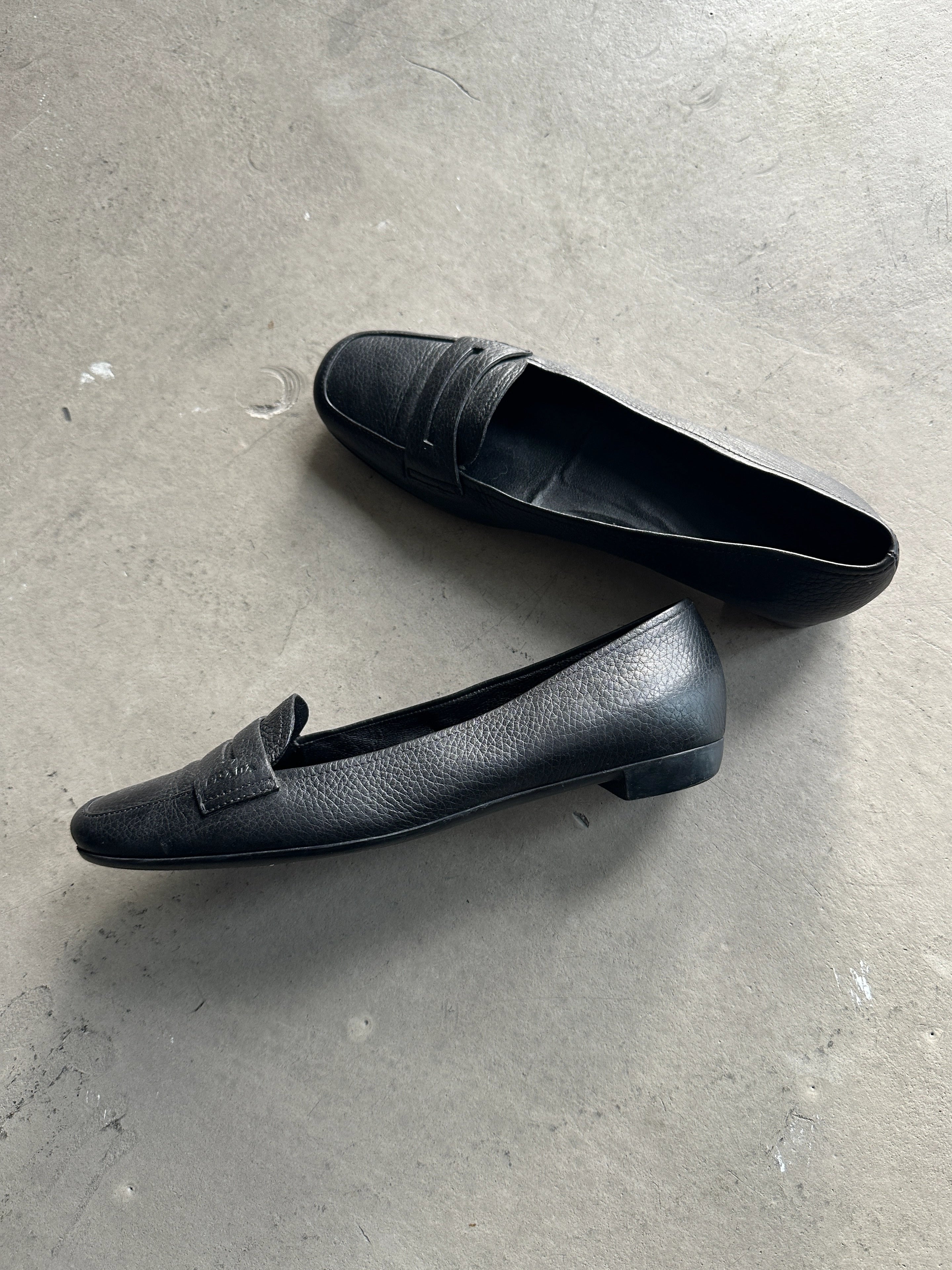 PRADA - 1990s SOFT LEATHER PENNY LOAFERS