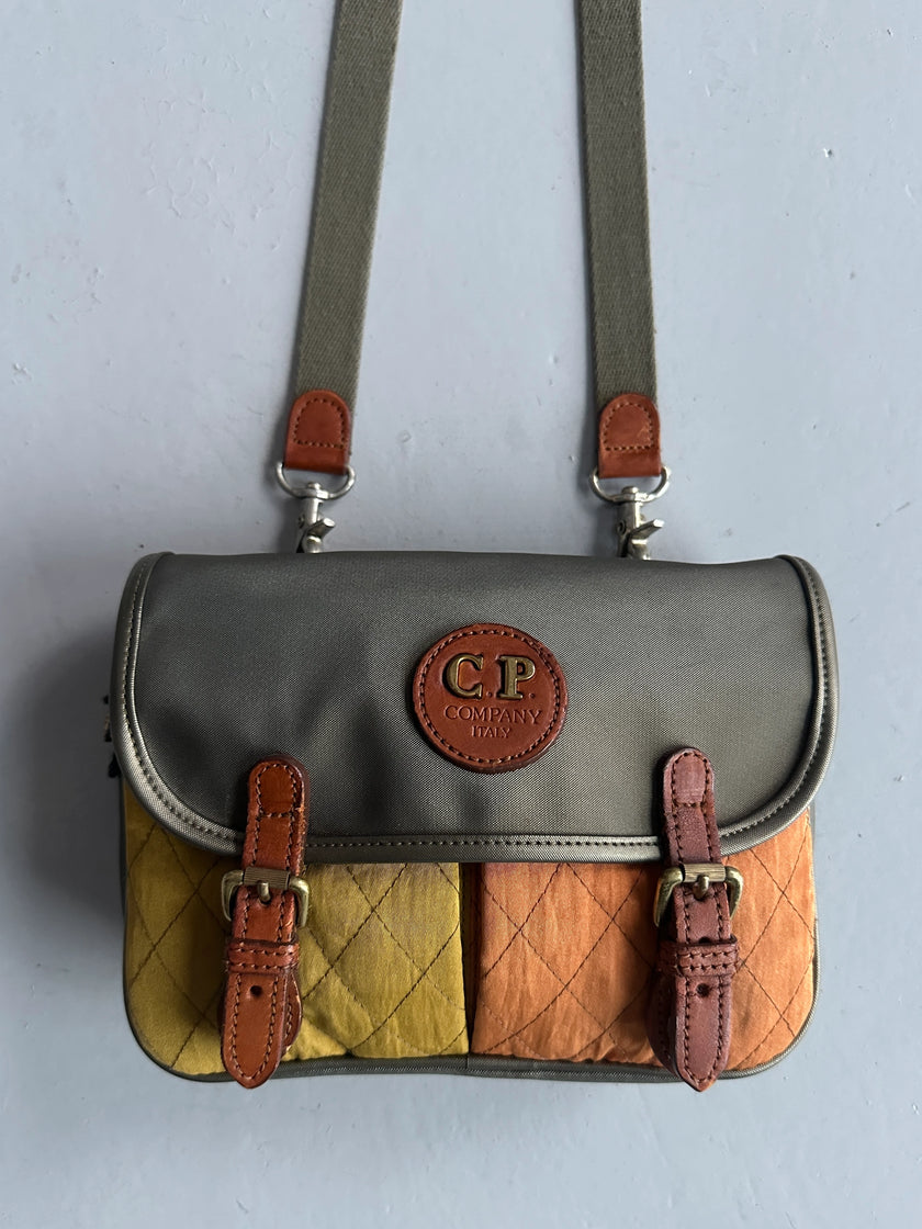 C.P. COMPANY - 1980s MESSENGER BAG WITH CONTRASTING QUILTED FRONT POCKETS