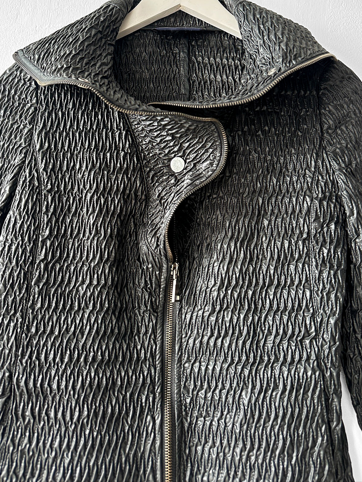EMPORIO ARMANI - F/W 2009 TEXTURED JACKET WITH RUFFLED COLLAR AND ZIP DETAILS