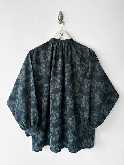COMME DES GARÇONS - early 1980s ABSTRACT FLORAL PRINT VOLUMINOUS BUTTONED BLOUSE