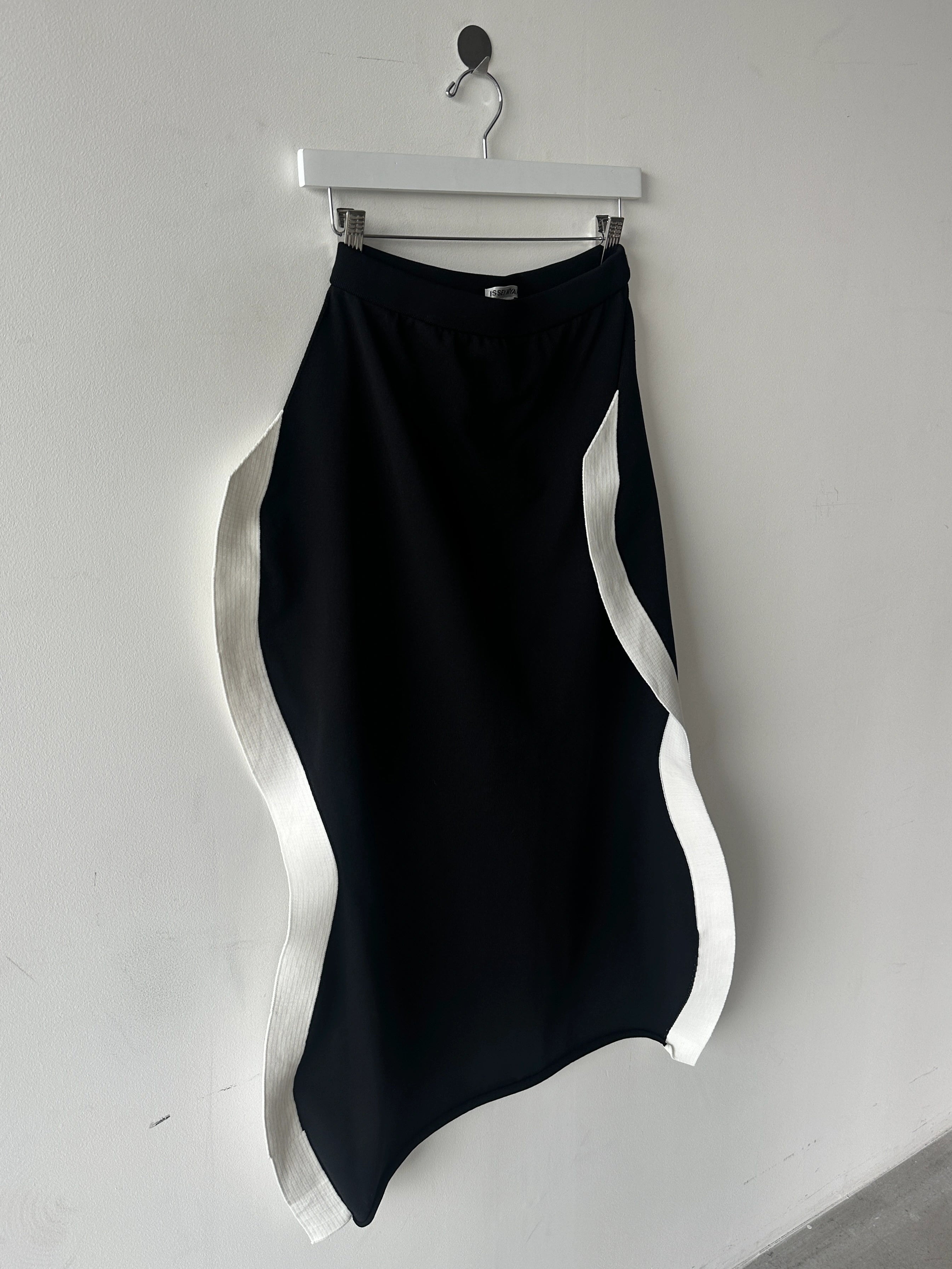 ISSEY MIYAKE -  F/W 2023 SCULPTURAL SKIRT WITH CURVED SIDE PANELS