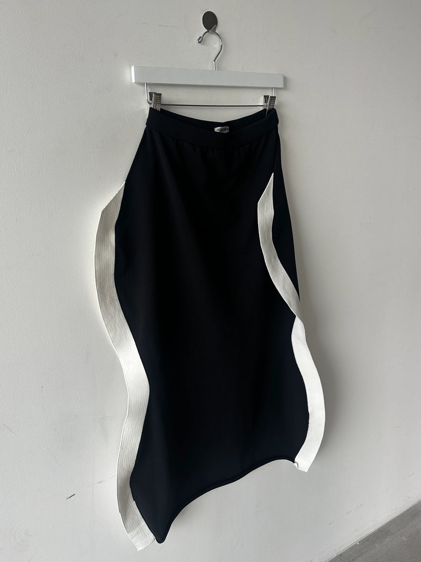 ISSEY MIYAKE -  F/W 2023 SCULPTURAL SKIRT WITH CURVED SIDE PANELS