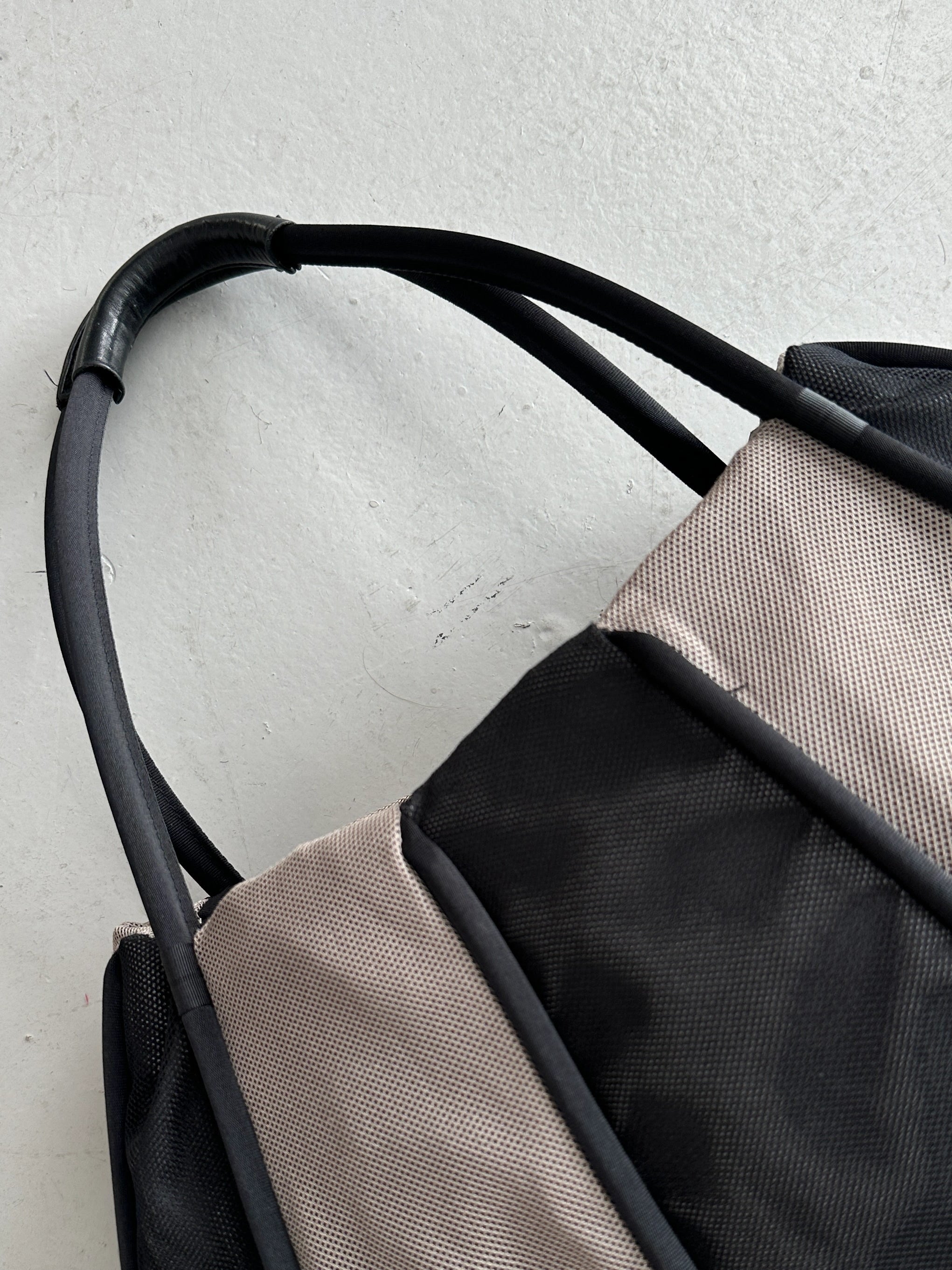 ISSEY MIYAKE PLEATS PLEASE - early 2000s MESH BALLOON TOTE BAG