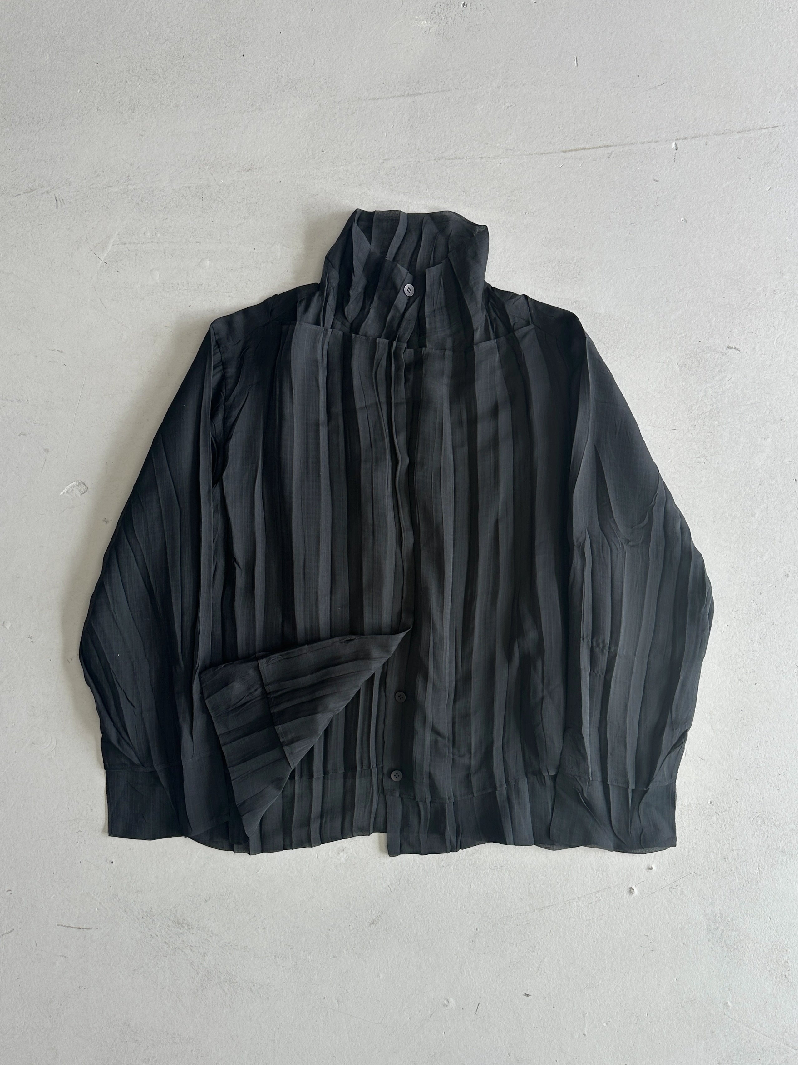 ISSEY MIYAKE - 1990s FUNNEL NECK BUTTONED PLEATED BLOUSE