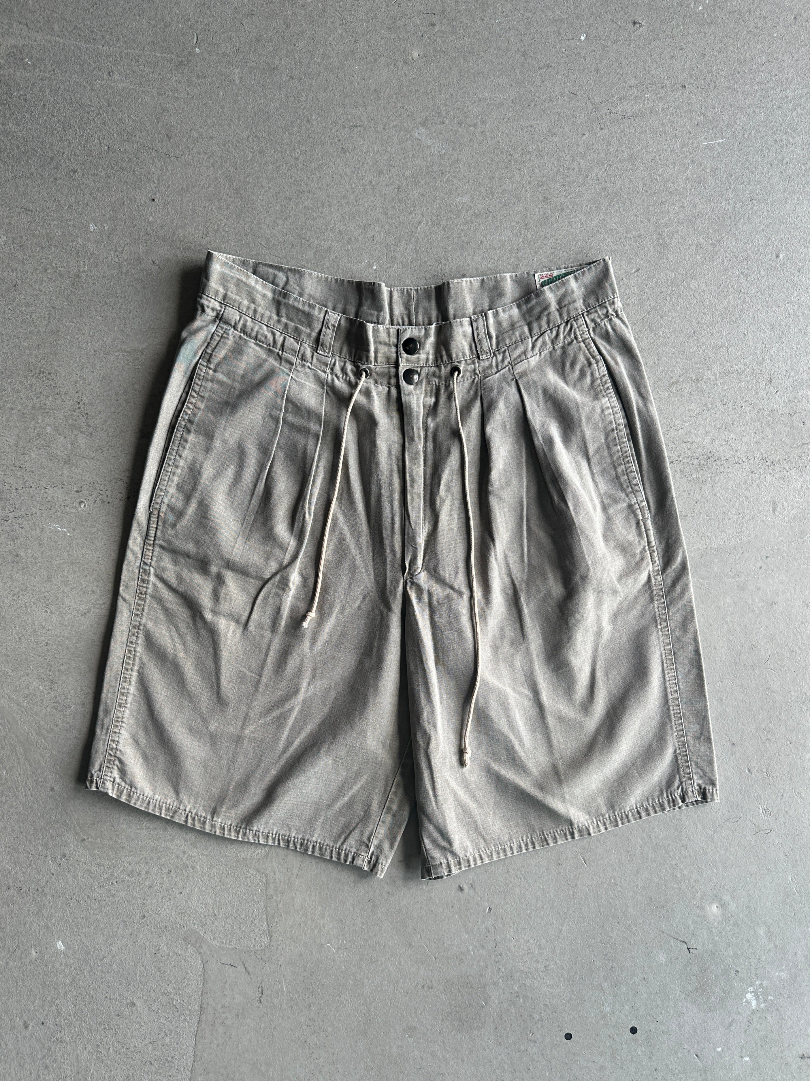 1980s FRONT PLEATS BERMUDA SHORTS