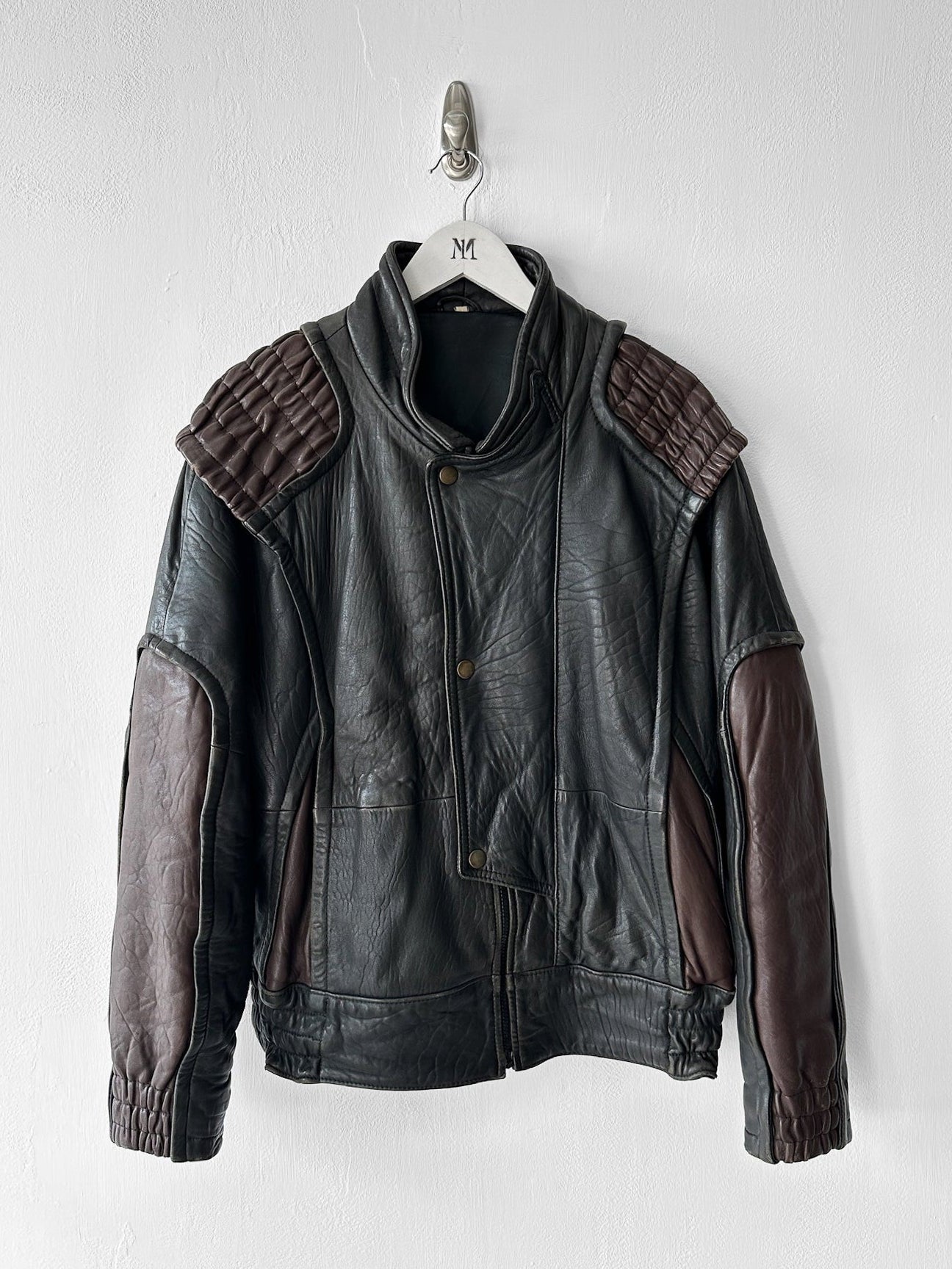 ITALIAN LABEL 1980s HEAVY LEATHER BOMBER JACKET