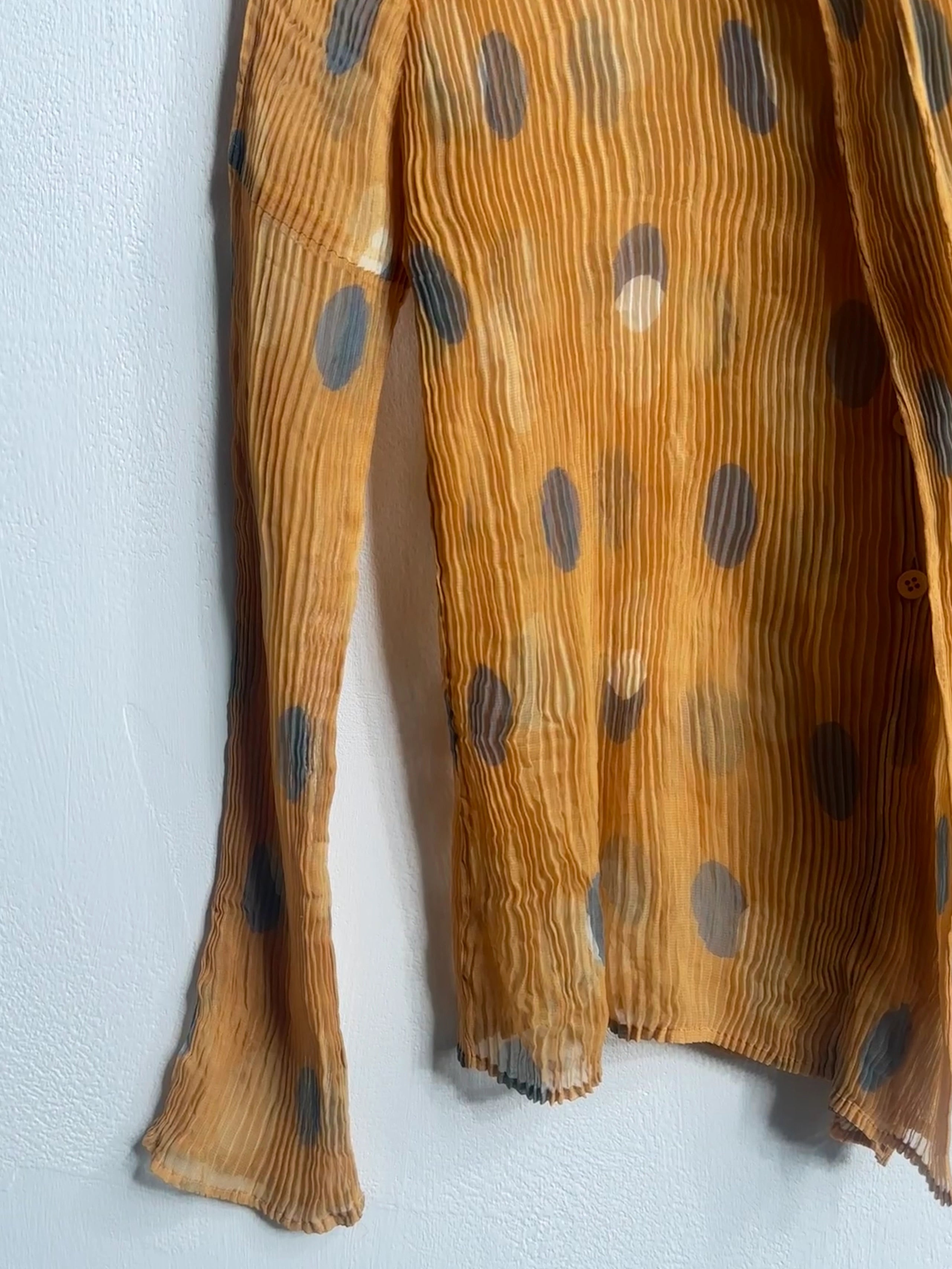 ISSEY MIYAKE - early 2000s POLKA DOT PLEATED BUTTONED BLOUSE