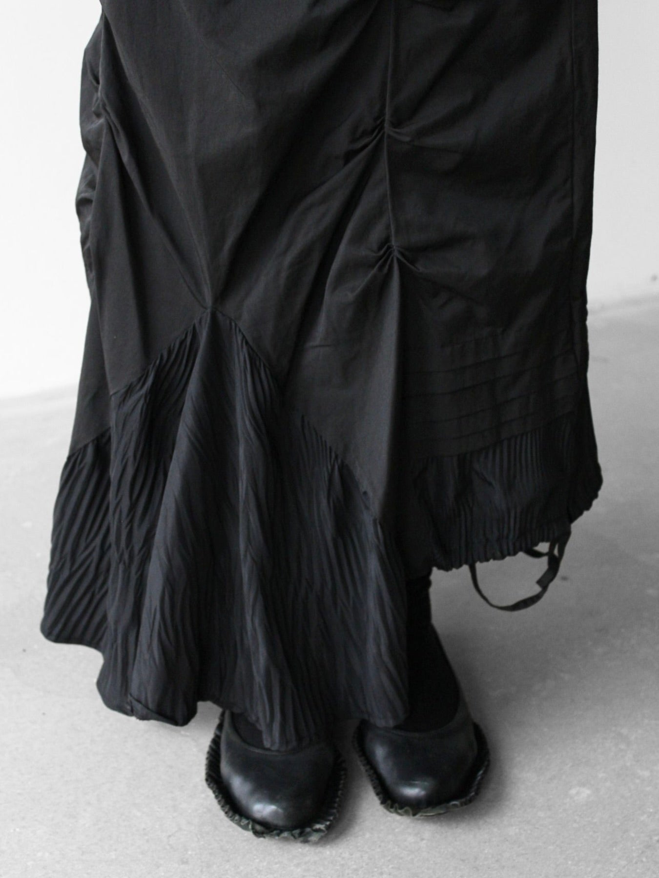 FRENCH LABEL early 2000s PANELED ASYMMETRIC MAXI SKIRT