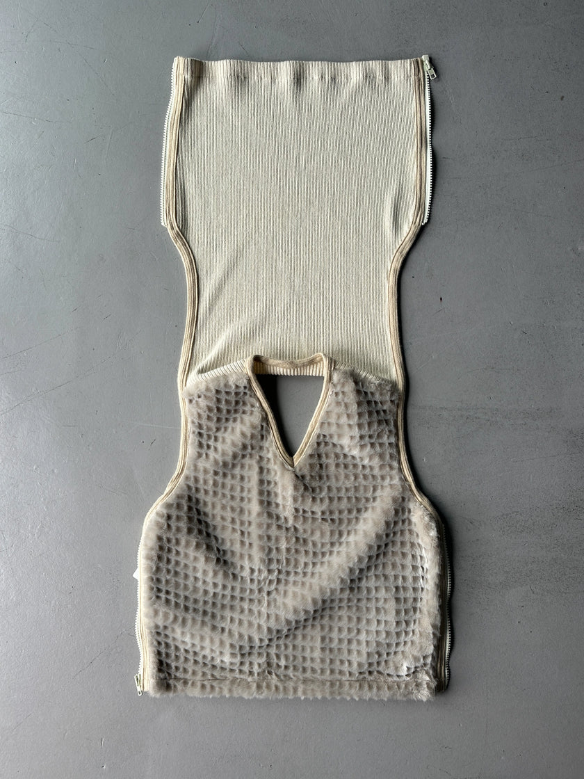 DEXTER WONG - 1990s FAUX FUR FRONT ZIPPED SIDE KNIT VEST