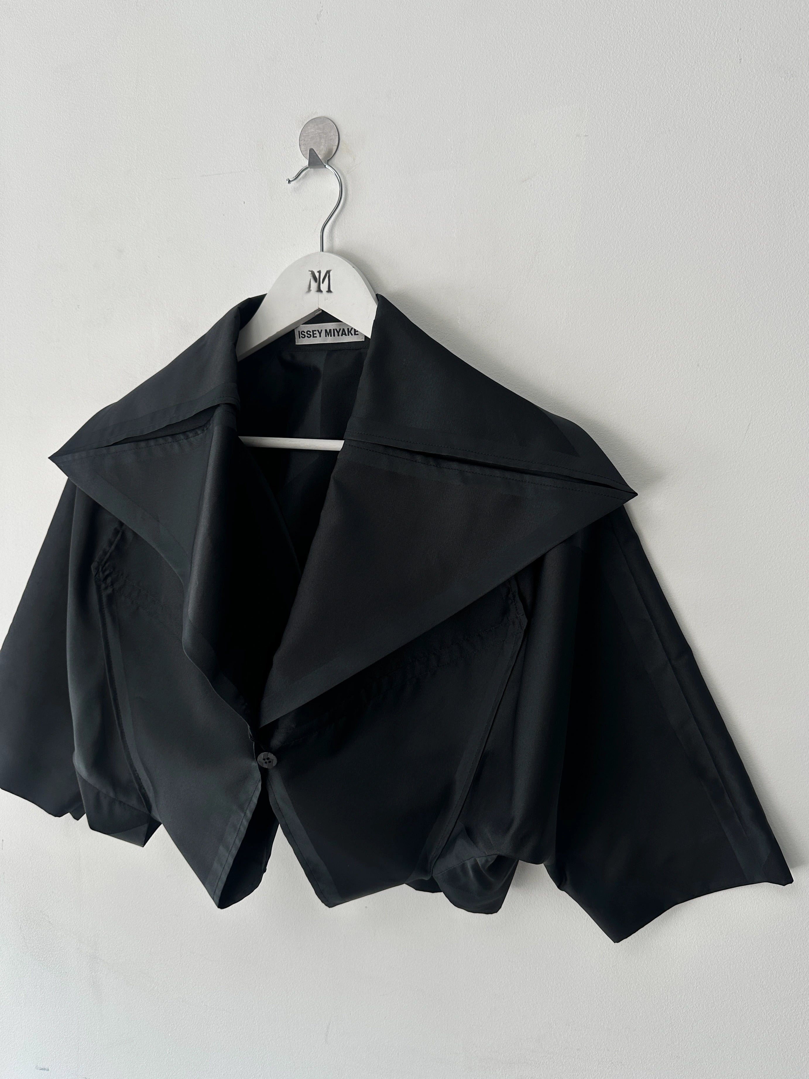 ISSEY MIYAKE  - F/W 2011 SCULPTURAL BOLERO JACKET