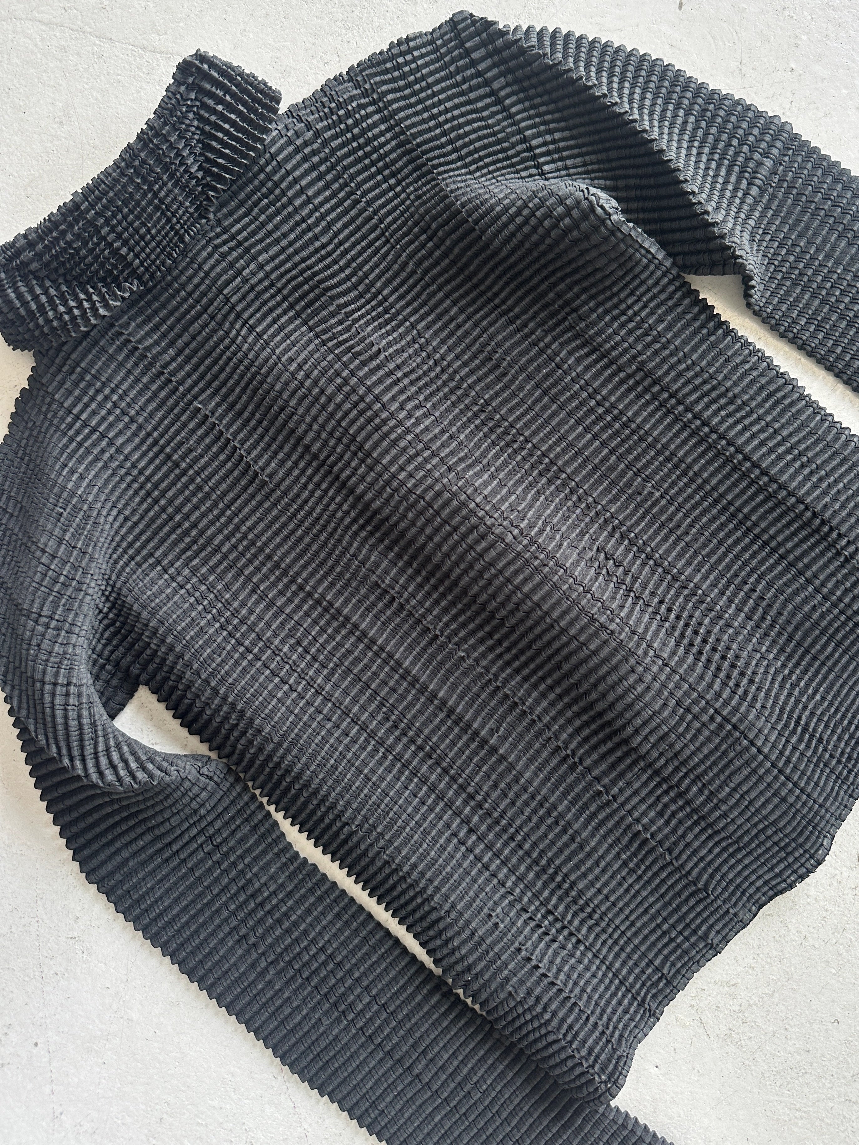 ISSEY MIYAKE - F/W 1999 PLEATED BUTTONED SHIRT