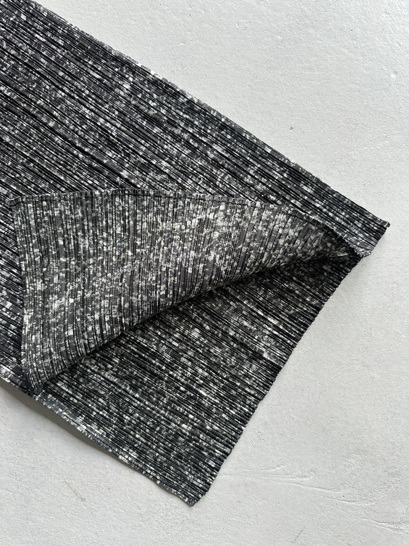 ISSEY MIYAKE PLEATS PLEASE - S/S 2008 ROUND NECK LONG VEST