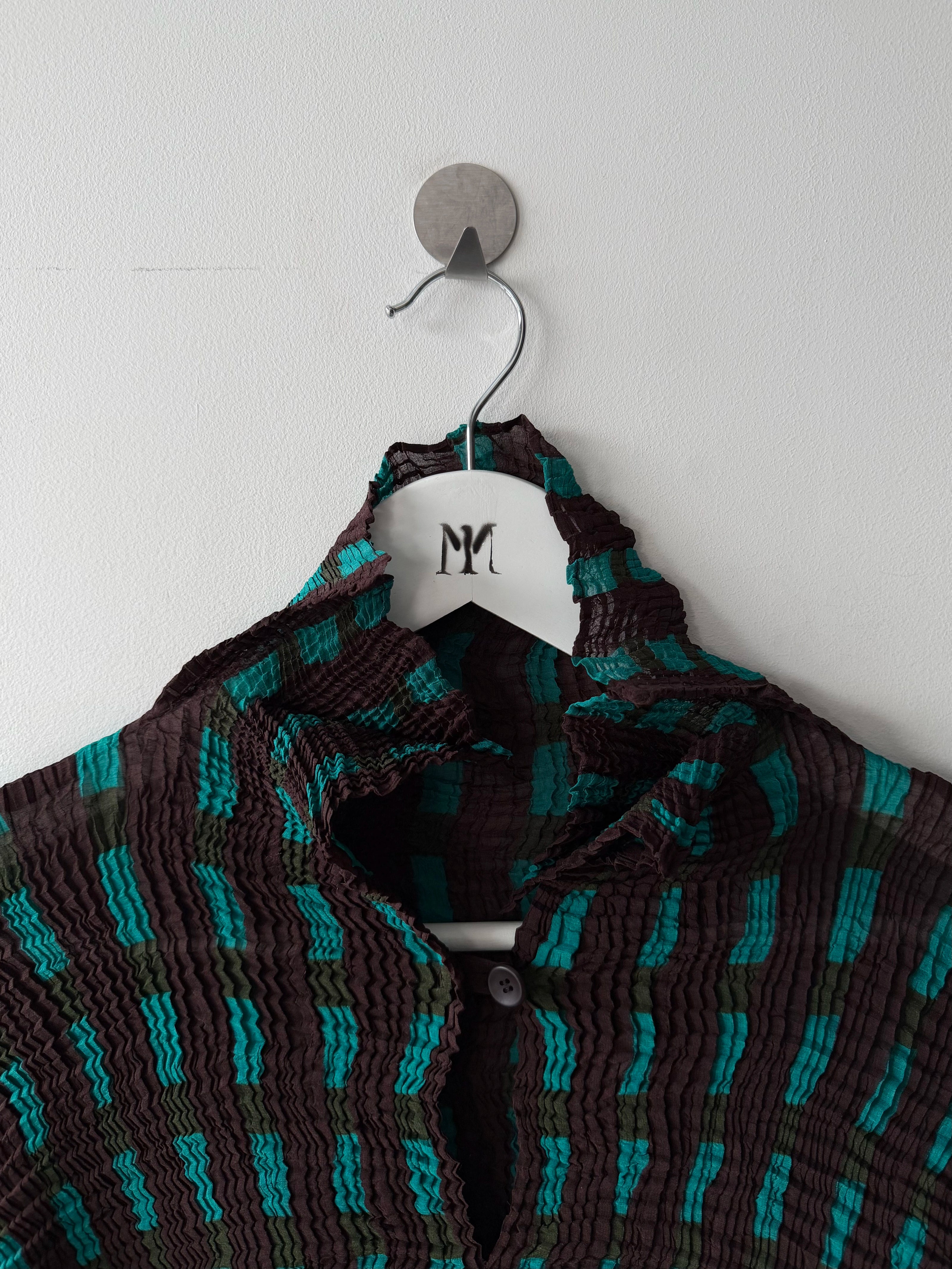 ISSEY MIYAKE - S/S 1999 LONG SLEEVE TOP WITH SPIKE PLEATS COLLAR