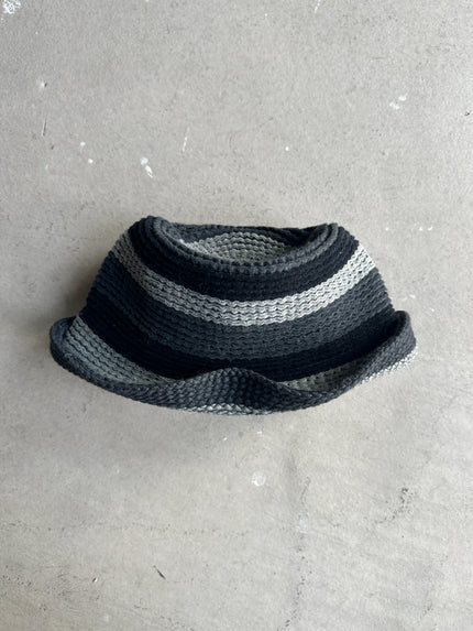 EMPORIO ARMANI - 1980s KNITTED BUCKET HAT