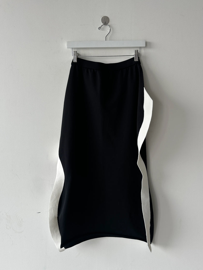 ISSEY MIYAKE -  F/W 2023 SCULPTURAL SKIRT WITH CURVED SIDE PANELS