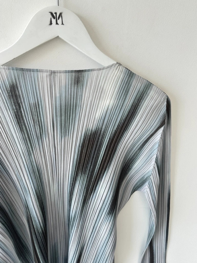 ISSEY MIYAKE - S/S 2015 PLEATED WRAP FRONT LONG SLEEVE TOP