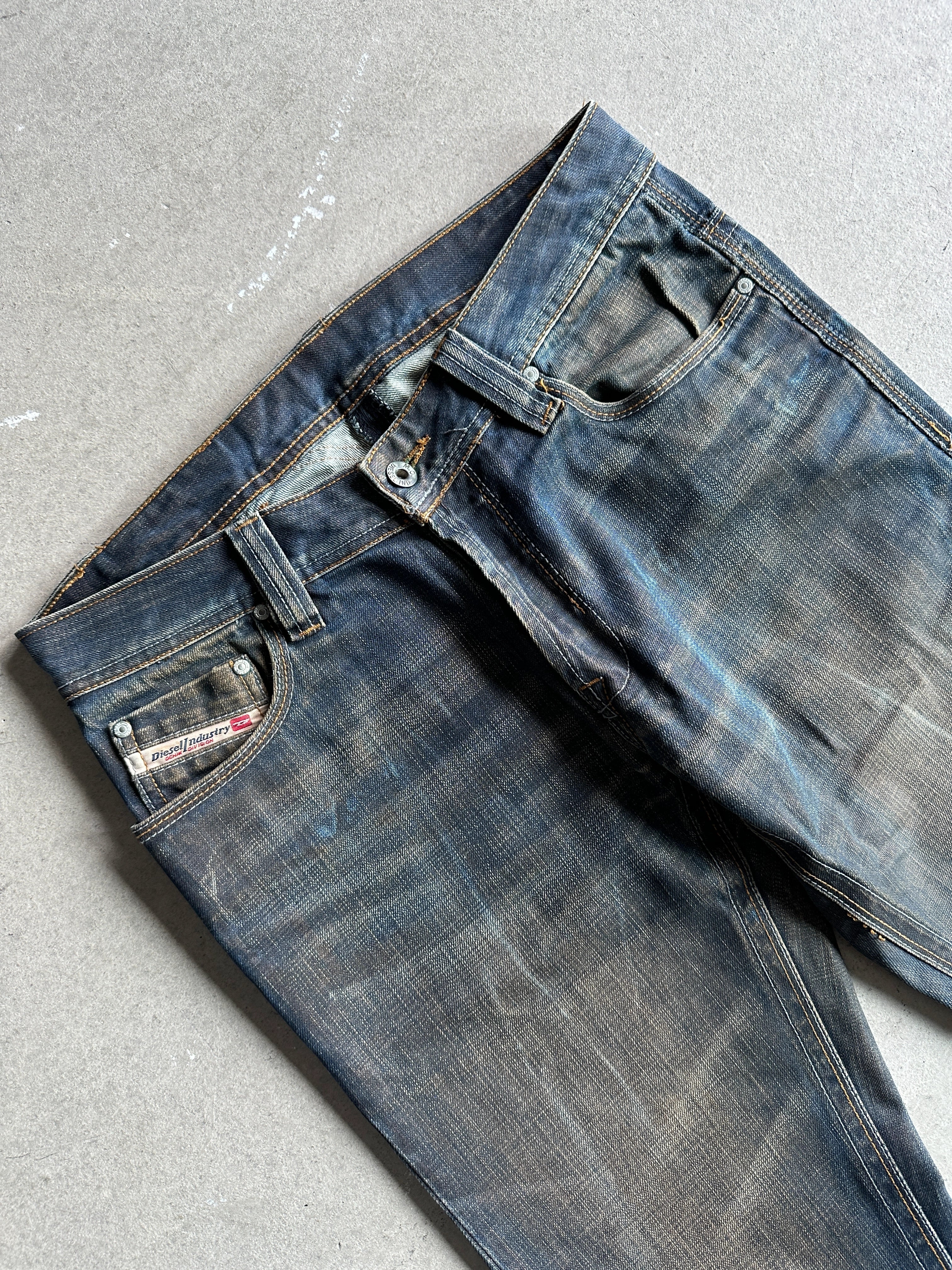 DIESEL -  1990s DISTRESSED STRAIGHT FIT JEANS