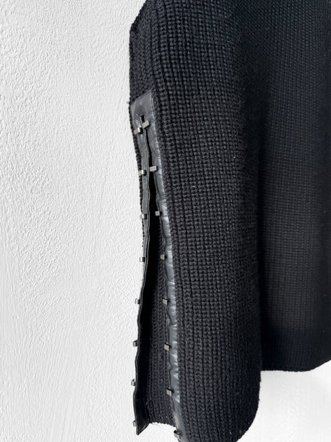 GUCCI by TOM FORD - F/W 2003 CHUNKY KNIT VEST TOP WITH LEATHER TRIMMED SIDE SLITS AND HOOK DETAILS