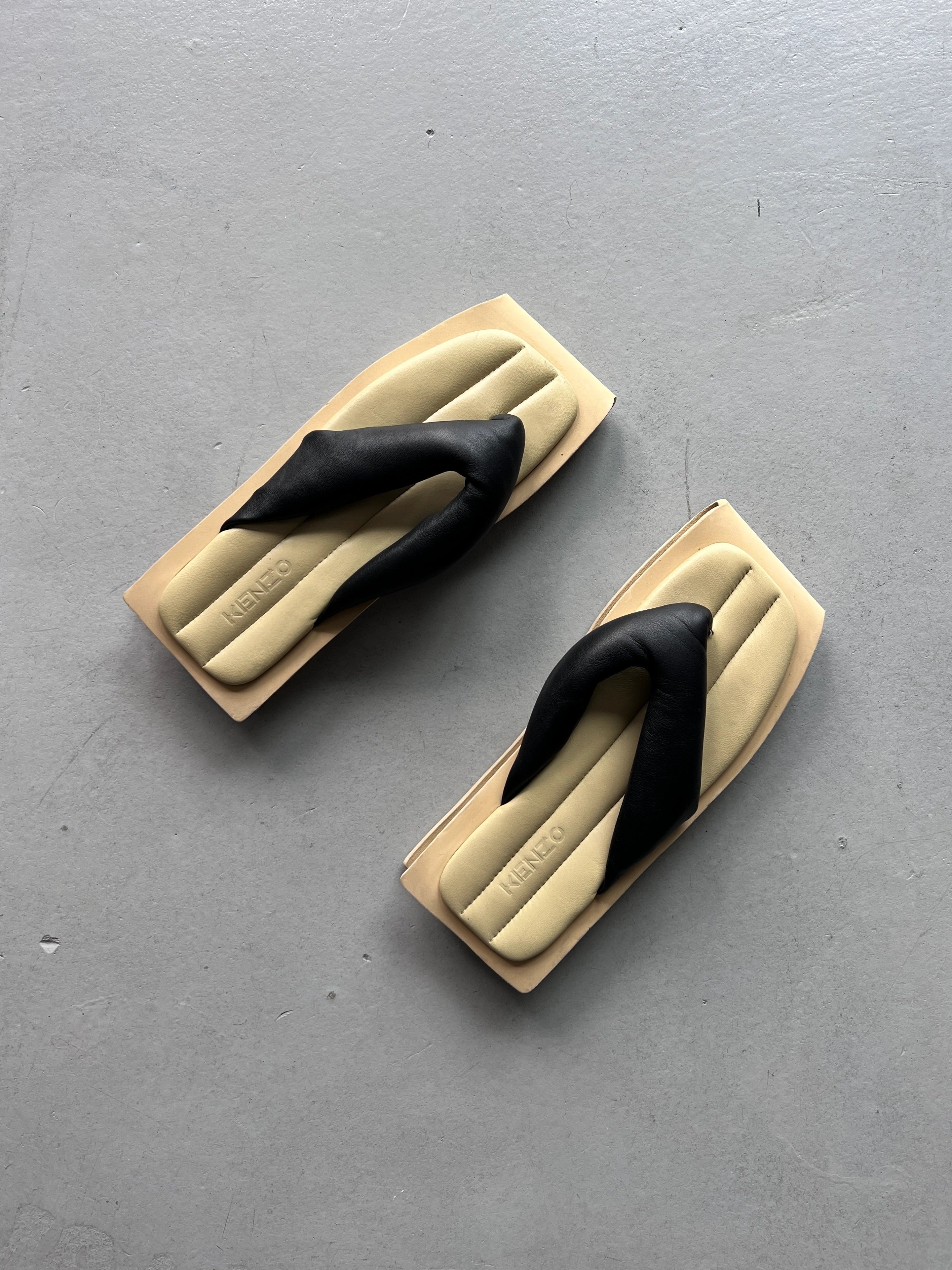 KENZO PADDED PLATFORM SPLIT-TOE SANDALS