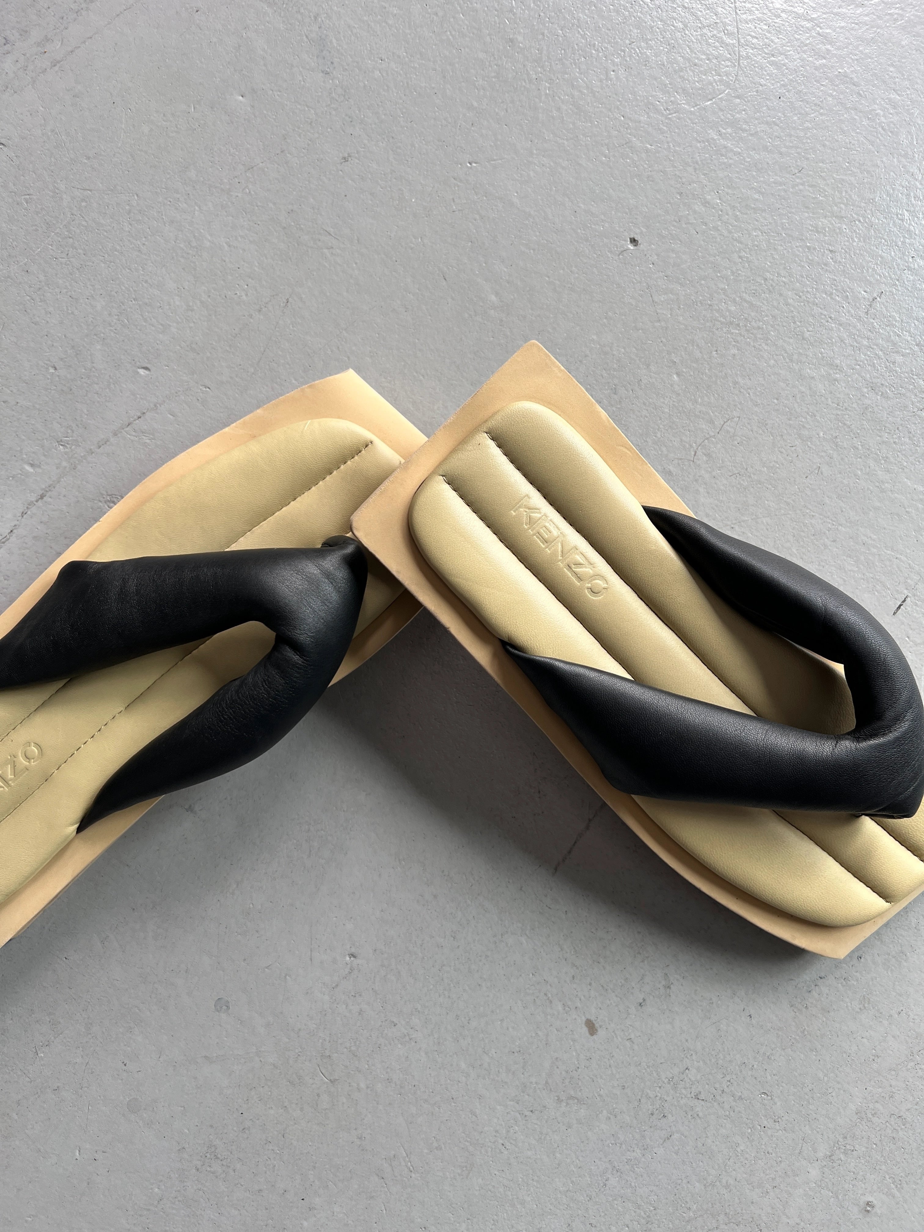 KENZO PADDED PLATFORM SPLIT-TOE SANDALS