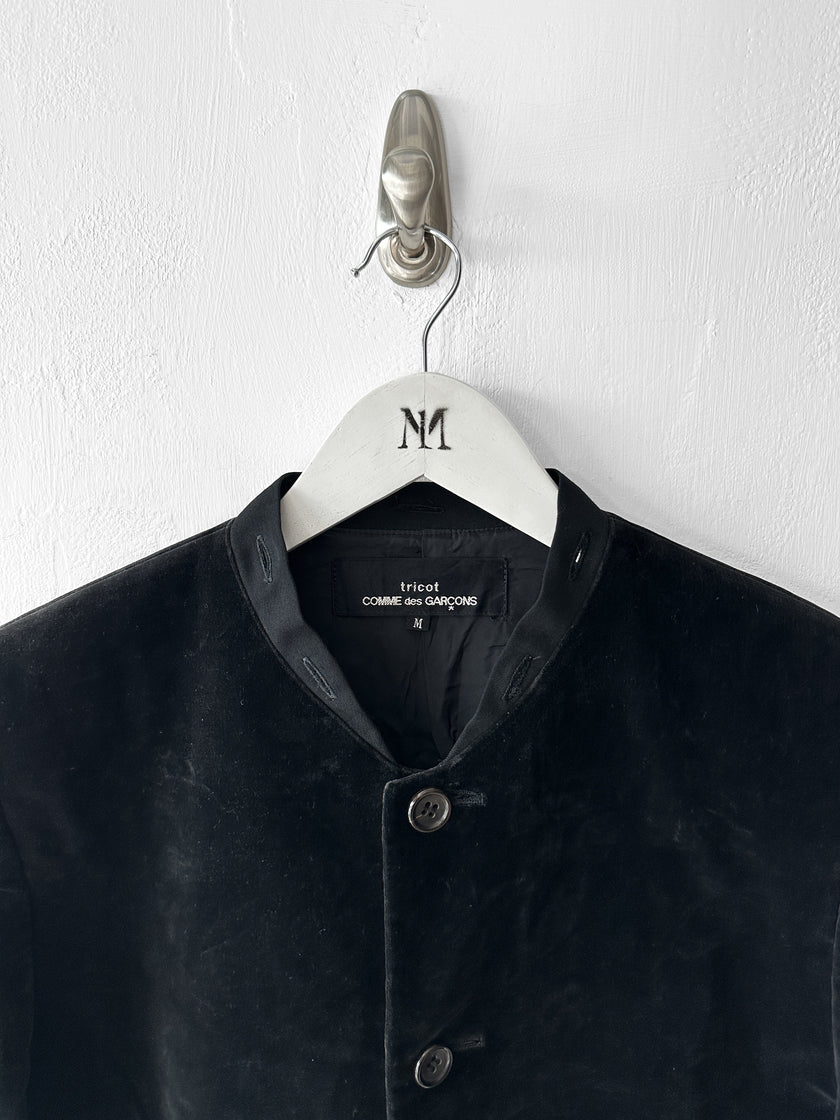 COMME DES GARÇONS - 1990s VELVET BLAZER WITH FLORAL APPLIQUÉ COLLAR